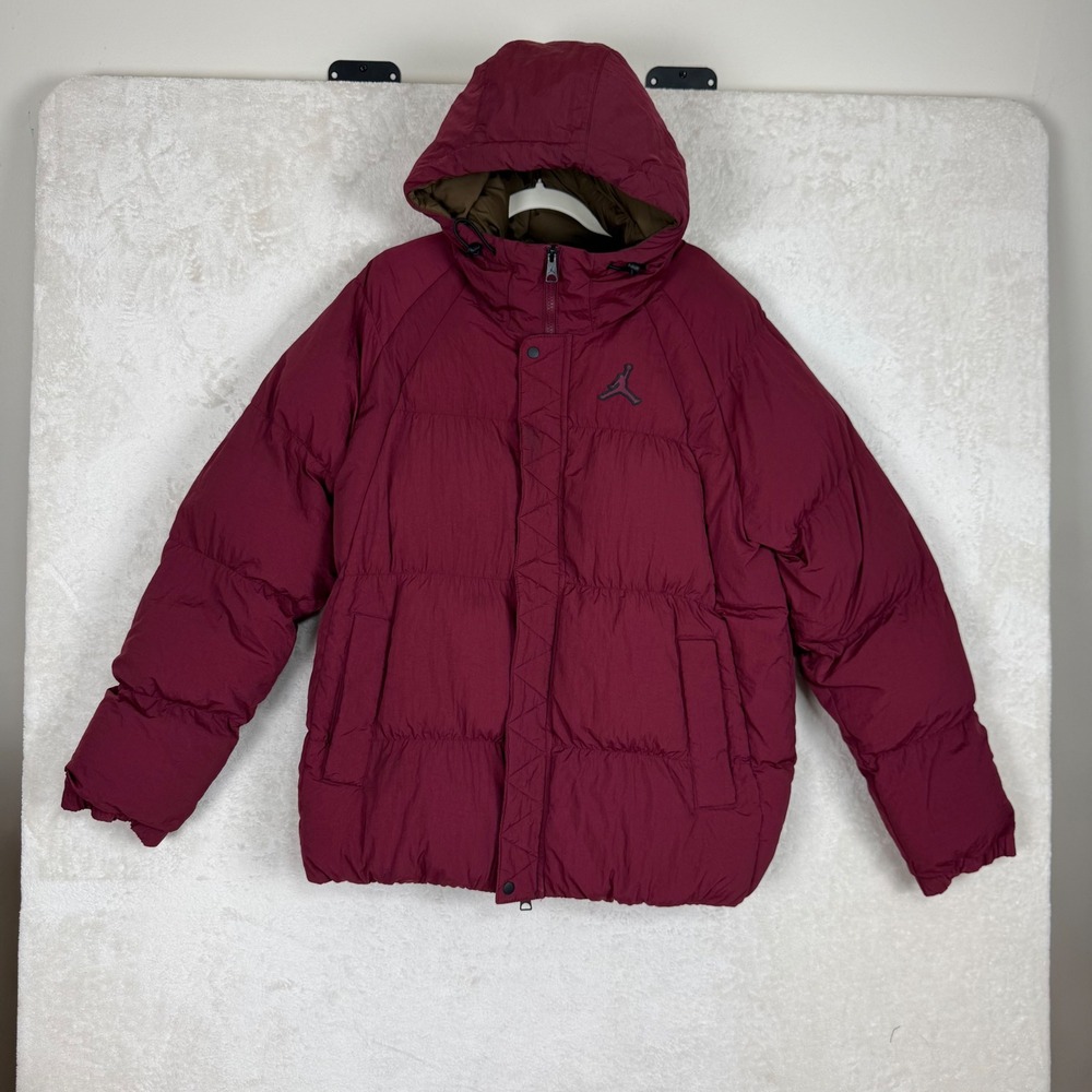 Jordan Essentials Mens Puffer Jacket Cherrywood Red DQ7348-680 Size L Winter